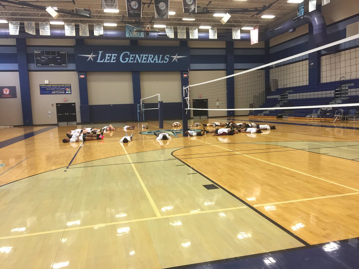 asells05's tweet photo. Volleyball camp day 1 about to start. #FamiLEE #noexcuses #Gettingseasonready https://t.co/nKyb873Ui9