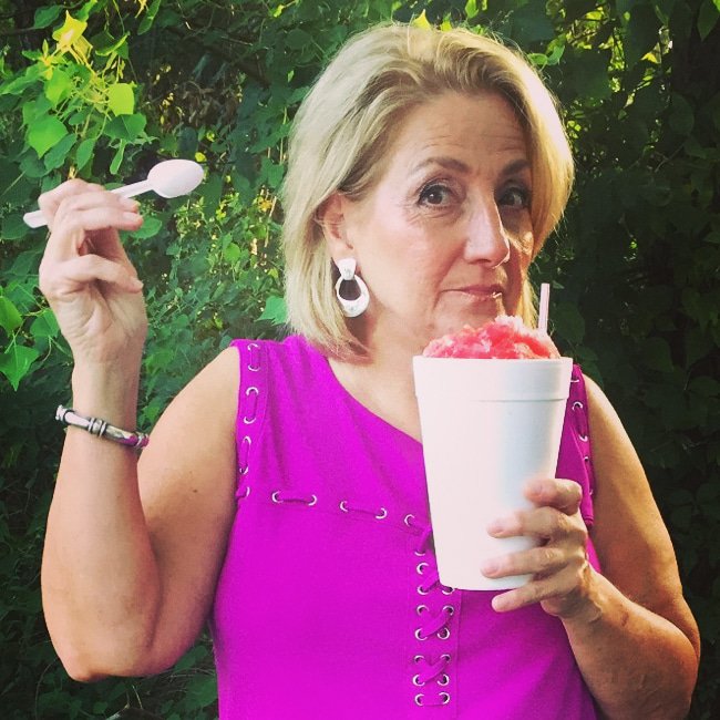 ninanolakitchen's tweet photo. Do you know what I'm eating? On a hot day, we eat Sno-balls in #NewOrleans! It's a treat you can eat any time of year, but when it's hot, they taste even better!
Learn more about #NOLA food, culture and lifestyle on my website https://t.co/SYhBtWlK12!
#Snoballs #Summertime https://t.co/Ru5WbVibYx
