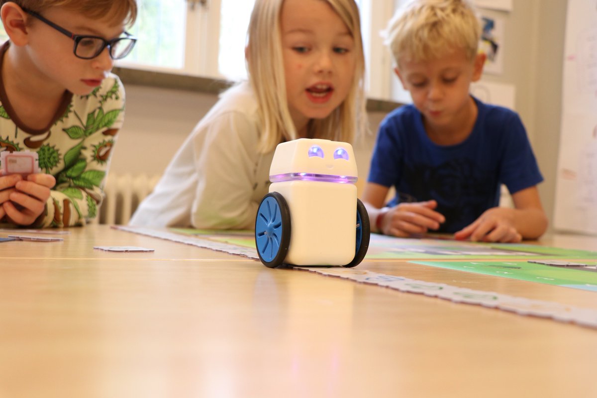 KUBO_Robot's tweet image. “It’s normally hard to teach students coding, but KUBO makes it easy, simple and fun for them. It stimulates their imagination and problem-solving abilities in a really intuitive way.” - Lina Sedin, teacher Hammars Skolar, Sweden
#codinginclass #edtech #teacher #Kcantoo