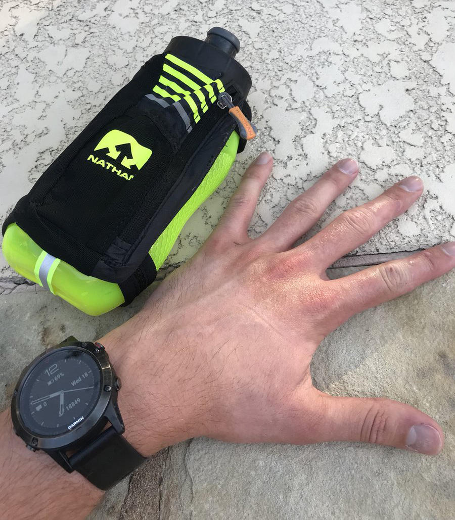 Raise your handheld if you have a runner's tan! 🤣#RunChat 

📷: <a href="/stasulliajs/">Anthony Stasulli</a>