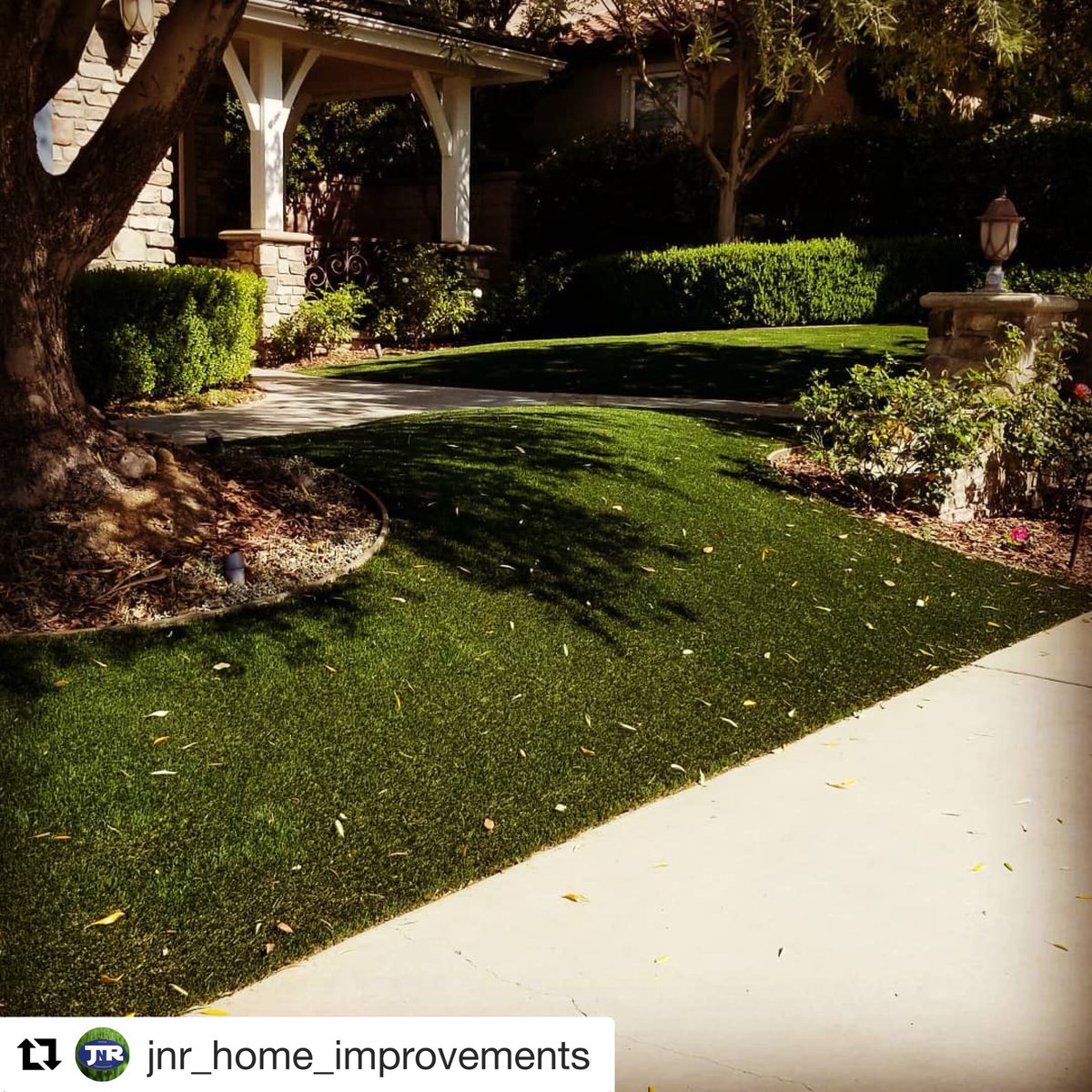 FT_Landscape's tweet photo. #Repost @jnr_home_improvements
・・・
JNR Home Improvements is helping Santa Clarita homeowners create low maintenance curb appeal. #artificialgrass #easyturf #curbappeal https://t.co/dSb3mwFGXO
