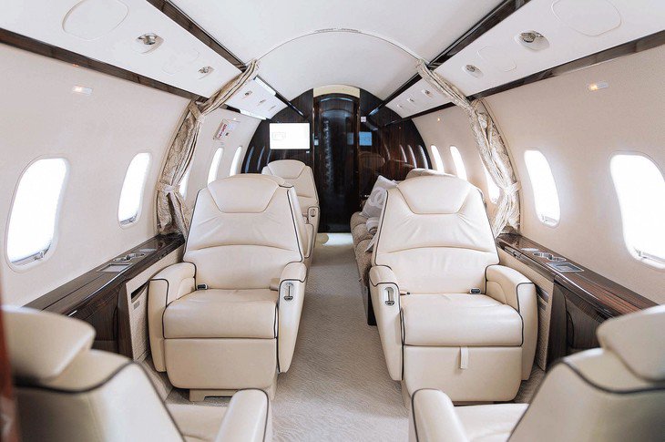 AvBuyer's tweet image. #BombardierGlobalExpress For Sale by Global jet in Monaco. Price of this aircraft has been reduced and the interior is virtually new. Find out more about this aircraft on AvBuyer - ow.ly/erph30l4x7X #jetsforsale