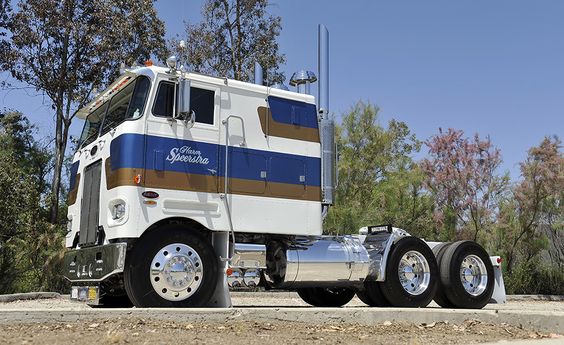 Nice Cabover! #Trucking #TruckingDepot #Truckers