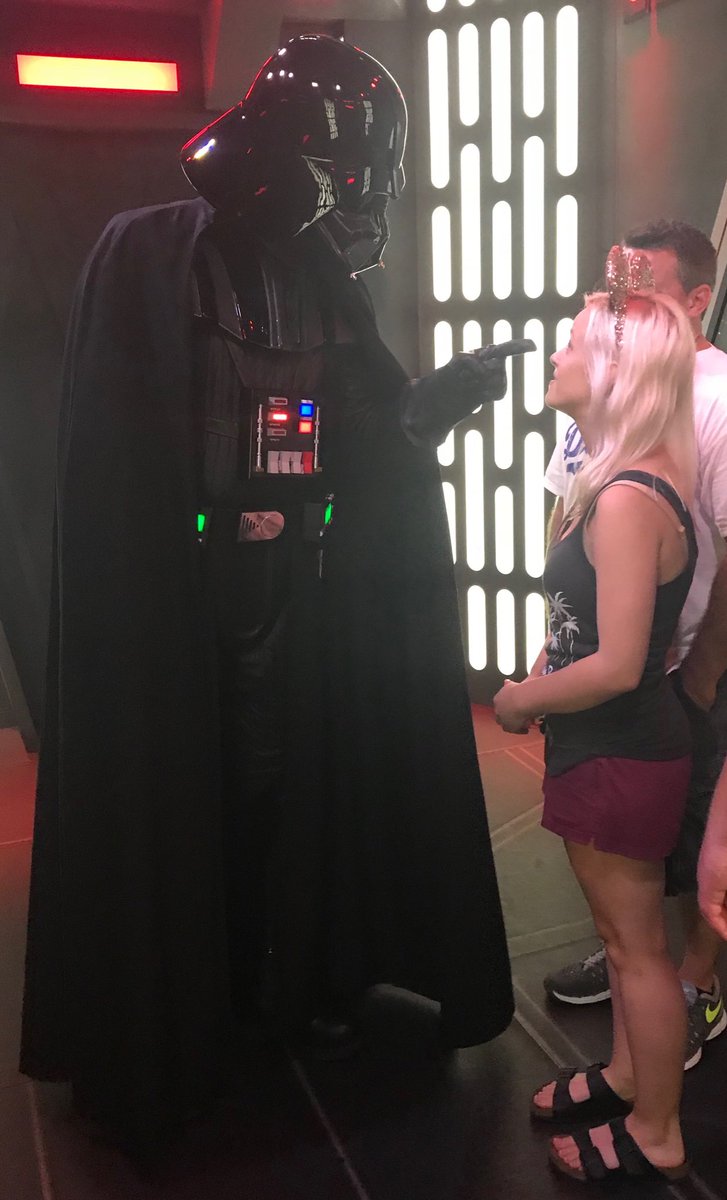 SillyBlonde503's tweet photo. My Lord Vader
#StarWars #Disneyland https://t.co/QJFuIOedvb