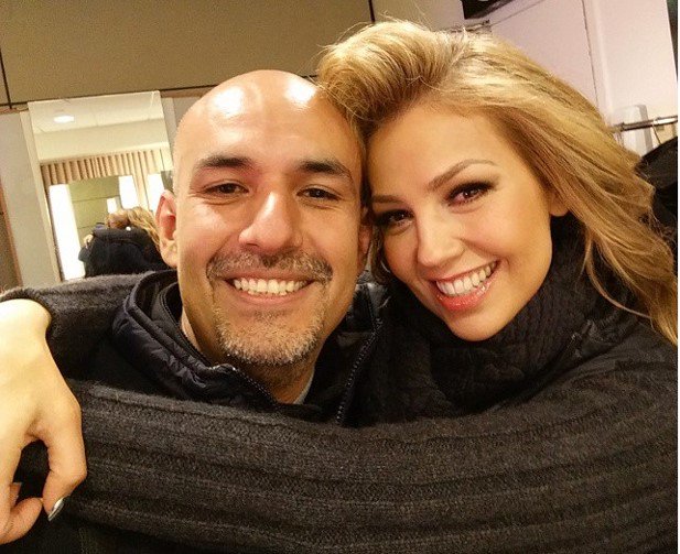 horaciontiveros's tweet photo. Escucha todos los podcast de #ConexionThalia en este link: https://t.co/hK7iZZwN6J
#Thaliaradio #Thalia #revolverpodcast #DrQ #Citycakes @thalia @MariaESalinas @Jomarigoyso @iliacalderon @DanielHabif @yokoikenji @Astro_Jose @SarahiSalamanca #ChefBennyRivera @MGsurfline https://t.co/q8JcBn8xOV