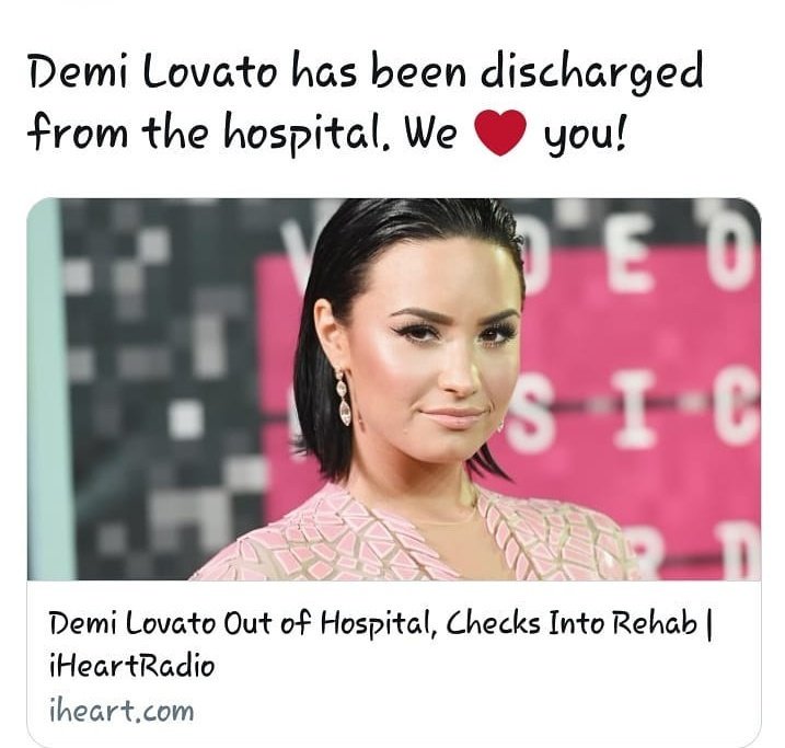 cfddlovatospain's tweet photo. She's getting well💘 stay strong @ddlovato ❤💪 #PrayForDemi lovatics love you💕 https://t.co/XZrwg765JN