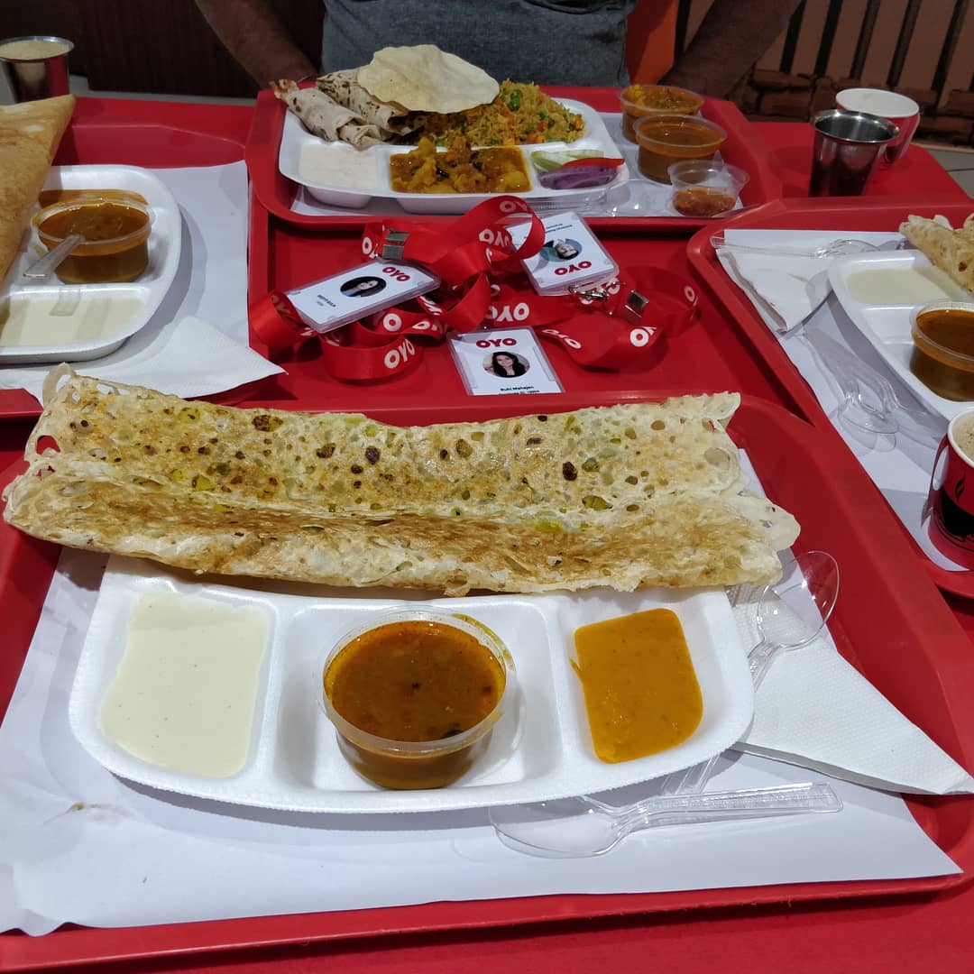ruhiwrites's tweet photo. Lunch in South India be like!!
#Dosa #Hyderabad #Oyo #LifeAtOyo https://t.co/LqSalKKB7P