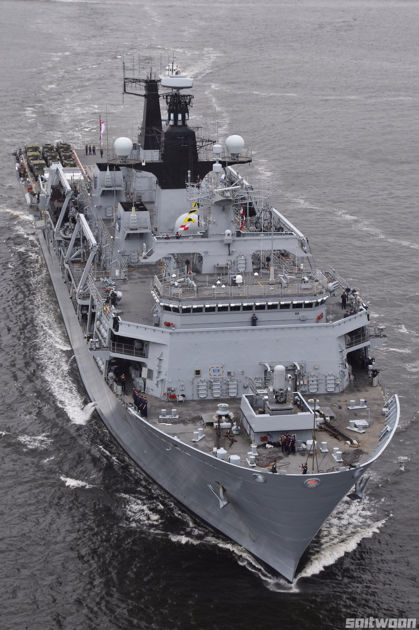 さいとぅーん ドック型輸送揚陸艦 アルビオン は先ほど東京晴海ふ頭を出港しました T Co Olwpucsv81 Twitter