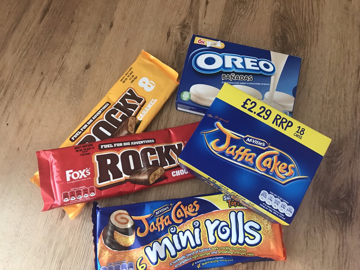 tartanjuggler's tweet photo. I donโt know why this is the rule but five year police birthday means cakes!!! #cakes #cakeoffence #police #policescotland @policescotland https://t.co/AO71yEs228