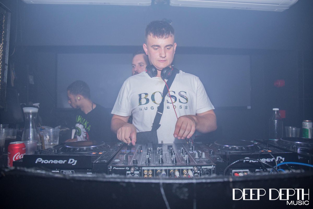 deepdepthmusic's tweet photo. @lightboxlondon 28/07/18 #photography #london #DanceToThis https://t.co/9zackqQaqg