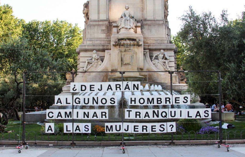 Madrid_Cultura's tweet photo. Así se desarrolló el #ProyectoPregunta, el dispositivo de participación ciudadana de @milm2_, en @JMDCentro: https://t.co/kegrxrnvcO #VeranosdelaVilla https://t.co/9du6I7MOqN