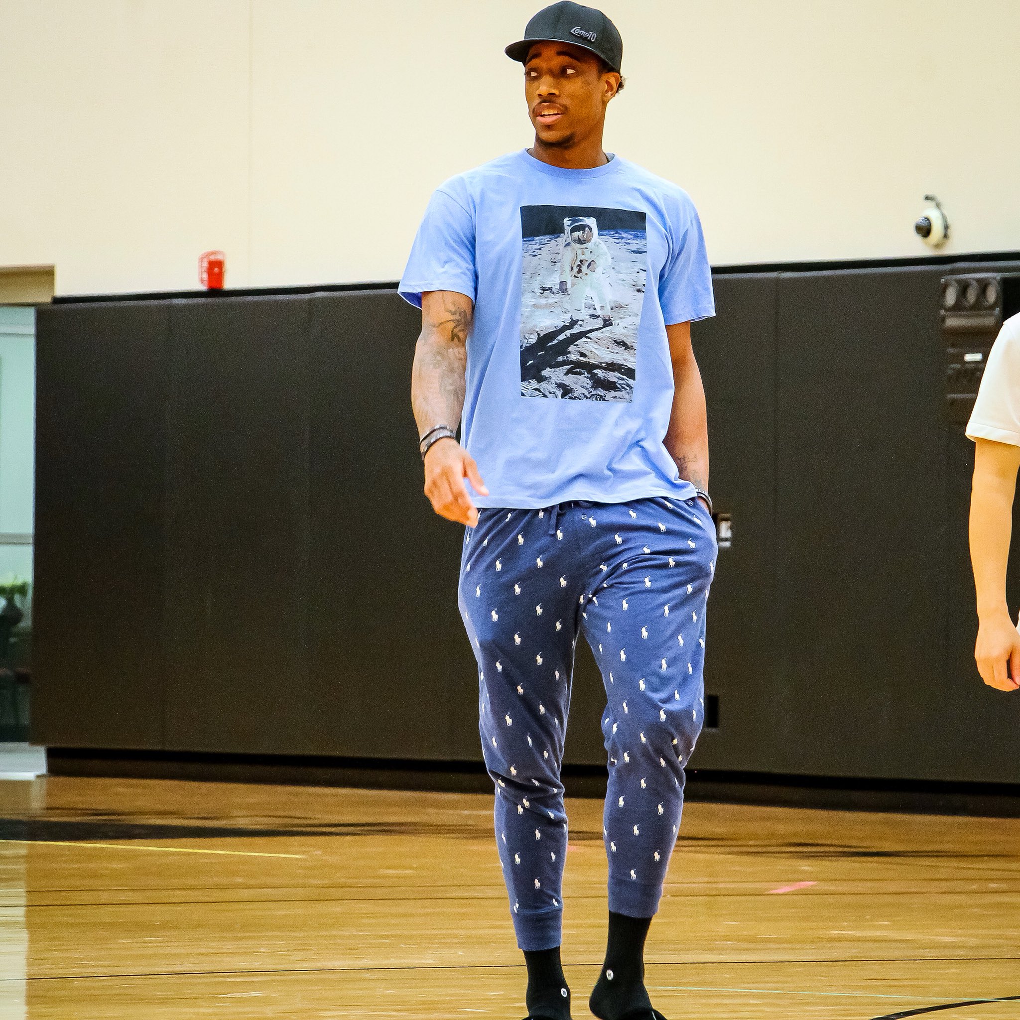 Bonjour, c\est l\anniversaire de mon bb. Happy Birthday, love you     