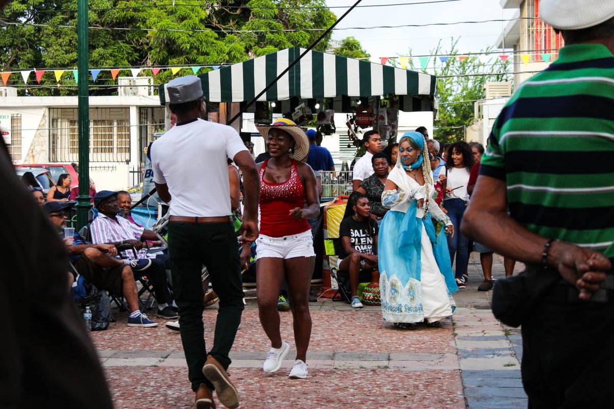 dominantemusic's tweet photo. ¿Qué está pasando? En la #Salsa ya tú sabes https://t.co/UDChxY5wHx