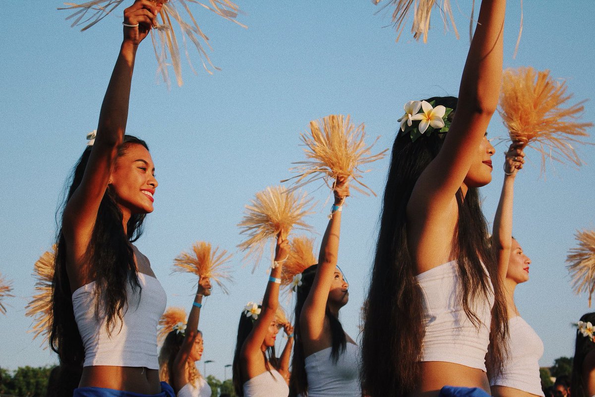 NVAVISUALS's tweet photo. LUWOW 2018 pt. 1 🌴🌺☀️ https://t.co/aBQslyjrgP