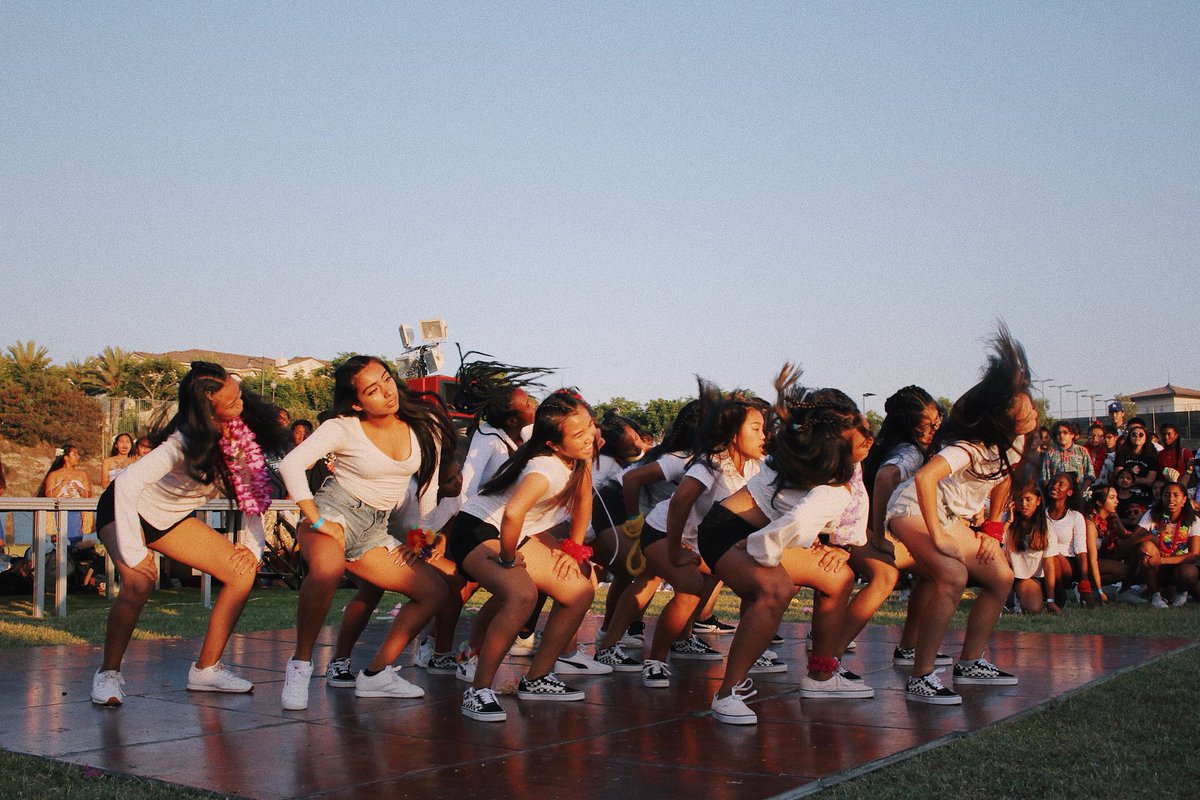 NVAVISUALS's tweet photo. LUWOW 2018 pt. 1 🌴🌺☀️ https://t.co/aBQslyjrgP