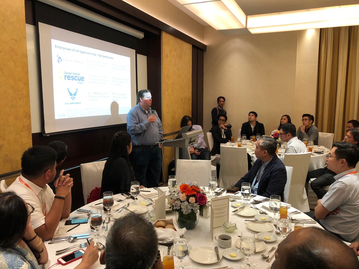 piduruviswa's tweet image. ⁦@mstine⁩ sharing customer success stories at CxO roundtable #codethefuture