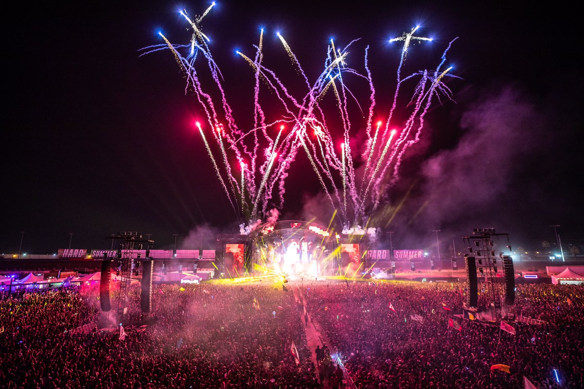 DillonFrancis's tweet image. WOW...THIS IS HOW MANY PEOPLE WERE AT @DIPLO &amp;amp; I’S SET YESTERDAY @HARDFEST 😵