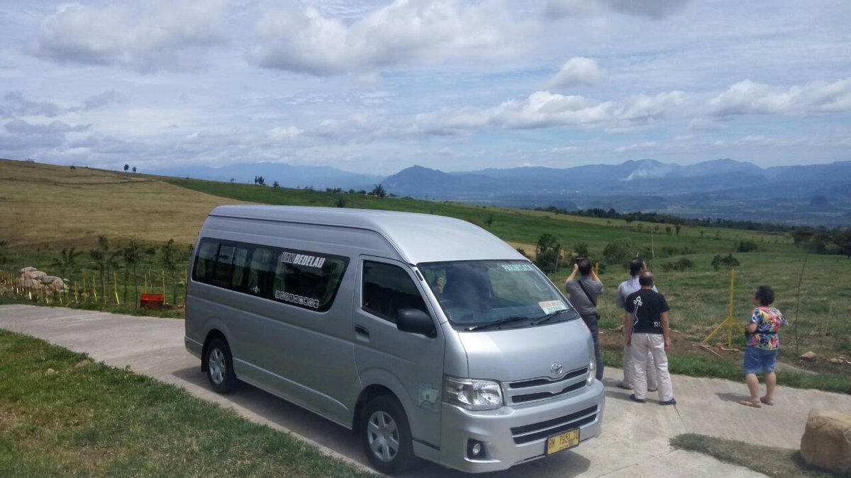 BusPekanbaru's tweet photo. Sewa Hiace Pariwisata
#buspariwisatapekanbaru
#sewahiace
#rentalhiace https://t.co/LdZ5ShAWoR
