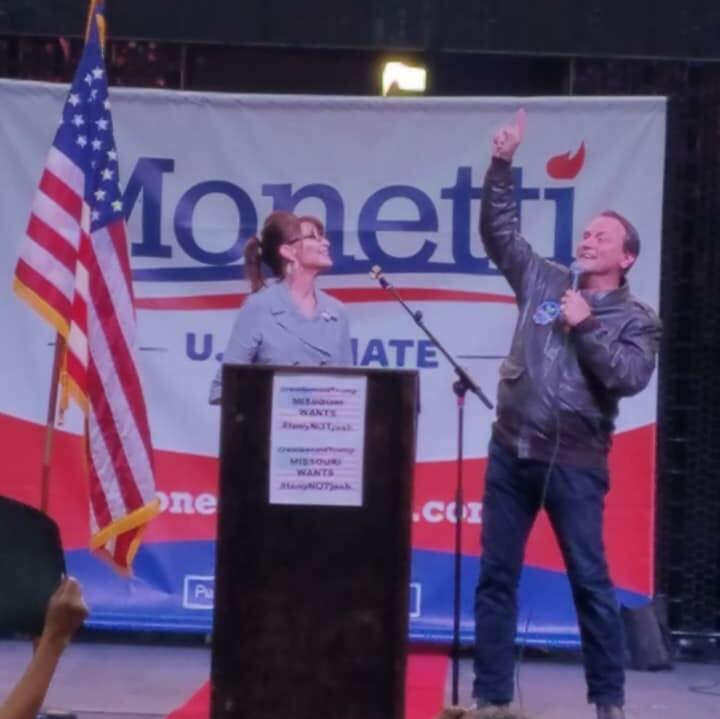PennyMonetti's tweet photo. @SarahPalinUSA Thank you Gov. Palin! Tomorrow is the Missouri US Primary race and we have been blessed and honored by your endorsement of Tony Monetti @Monetti4Senate, a REAL patriot that is fighting for Missouri's constitutional values and blowing up the swamp. @realDonaldTrump https://t.co/Y85QxjXZt8