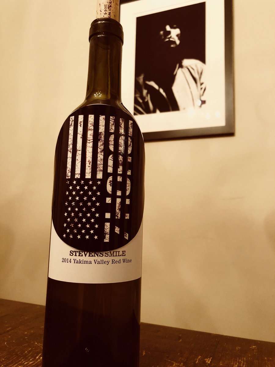 joiecalio's tweet photo. My friends Tim & Paige at #StevensWinery ask people to make their own label for their #smile #redwine here’s my @7Horse_ version great #Wine great people #rocknroll #methlabzososticker https://t.co/anuBz2ovbv