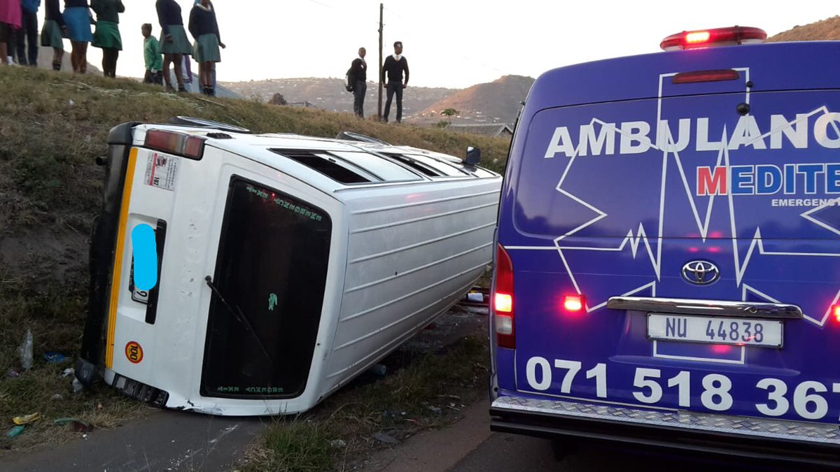 MeditechER's tweet photo. Kwandengezi Main Road taxi MVC with injuries multiple scholars injured Meditech M4,M1 and MR2 on scene with injured with @rescuecare @HighwayMail @DailyNewsSA @netstartraffic @FatalMoves @CnnAndreas @HillcrestFever https://t.co/JGifNFk1GN