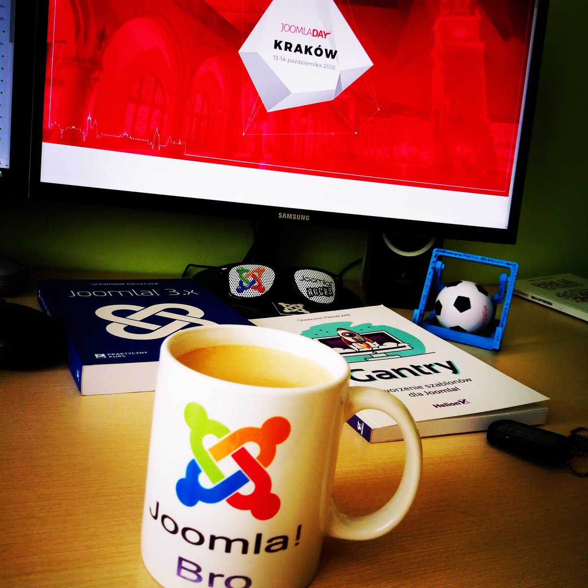 slawop's tweet photo. Hej #JFriends, zaplanowaliscie już swój udział w @JoomlaDayPoland?
Czas szybko leci ⌚, spotykamy się za 67 dni 🤩
#Joomla #JPositiv #JDPL18 #JBro #JSis #Joomladay https://t.co/7CUpwIovW9