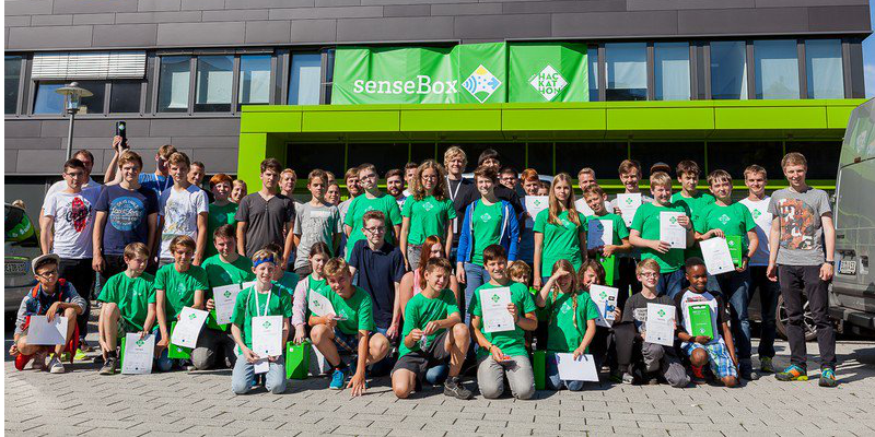 AWS_DACH's tweet photo. Wir freuen uns, den #spaceHack18 als Sponsor zu unterstützen. Vom 26. bis 28.08. können Kinder und Jugendliche ab 12 Jahren beim @sensebox_de Hackathon Umweltphänomene im Weltraum 🚀erforschen. Infos und Anmeldung unter: https://t.co/g8TwokhT3s https://t.co/3cHFuRy0Ri