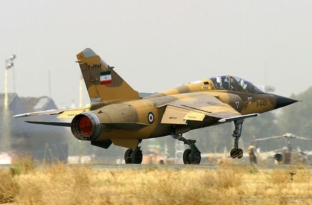 ايران تعيد تاهيل مقاتله Mirage F1 و مقاتله F-5F وتعيدهما الى الخدمه  Dj-_v18U4AAM9RX