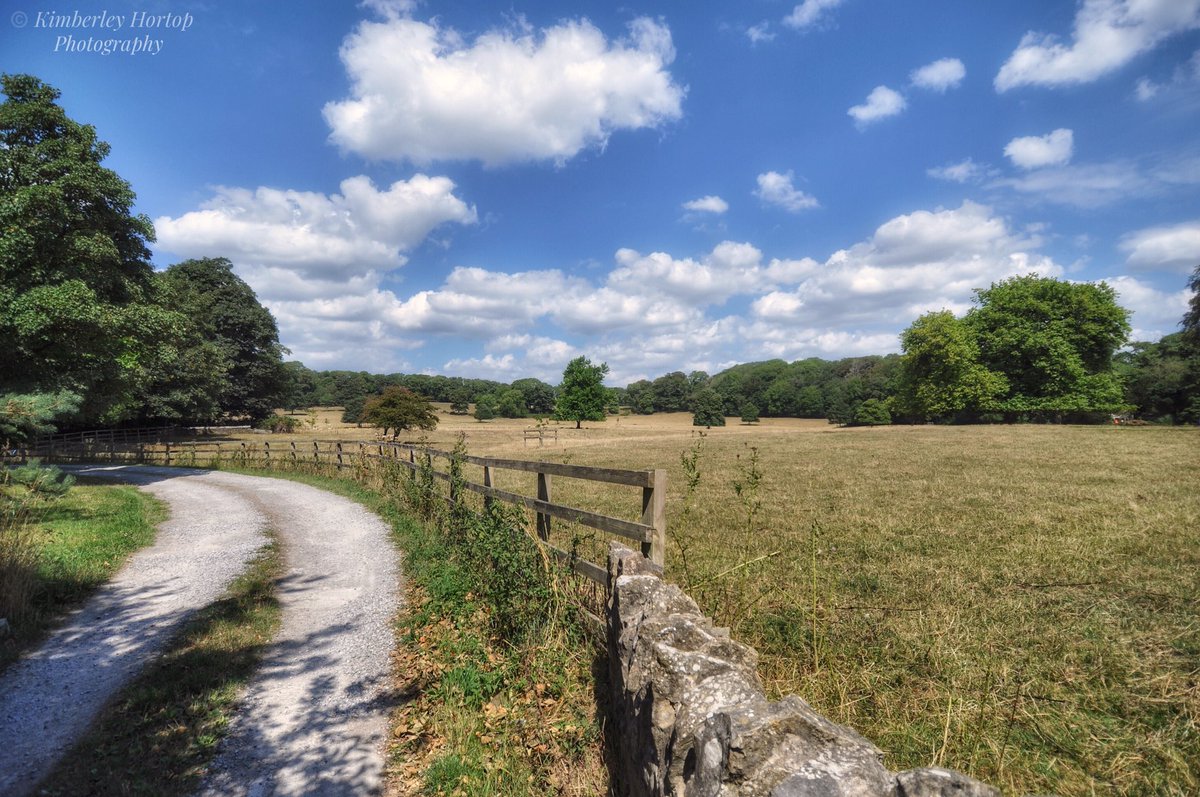 Morning folks / Bore da! 

Let’s start Tuesday with some wonderful Welsh countryside.... 🌿🌳🏴󠁧󠁢󠁷󠁬󠁳󠁿
#MerthyrMawr #Wales