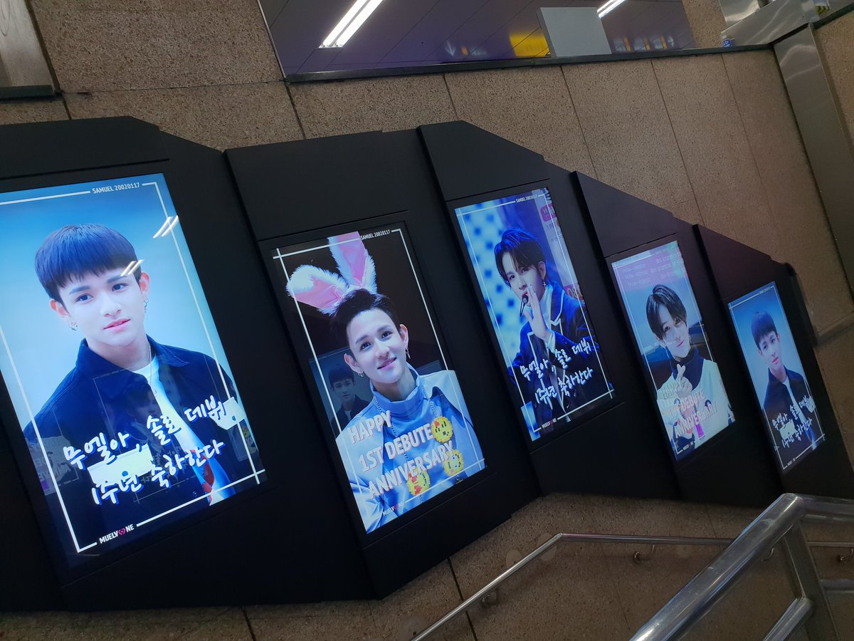 alswjd0729's tweet photo. 서울역 전광판 인증😊
이쁜 무엘이 서울무엘투어❤
#Samuel #사무엘 #사무엘_솔로데뷔1주년_축하해 #Samuel_1st_Anniversary 
@Muelvone https://t.co/hkmtPU05Zg
