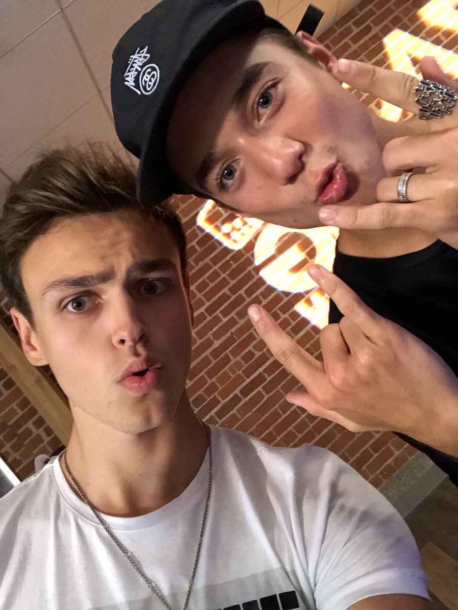 JonahMarais's tweet photo. @SEAVEYSREM  https://t.co/ouh4woyGrq