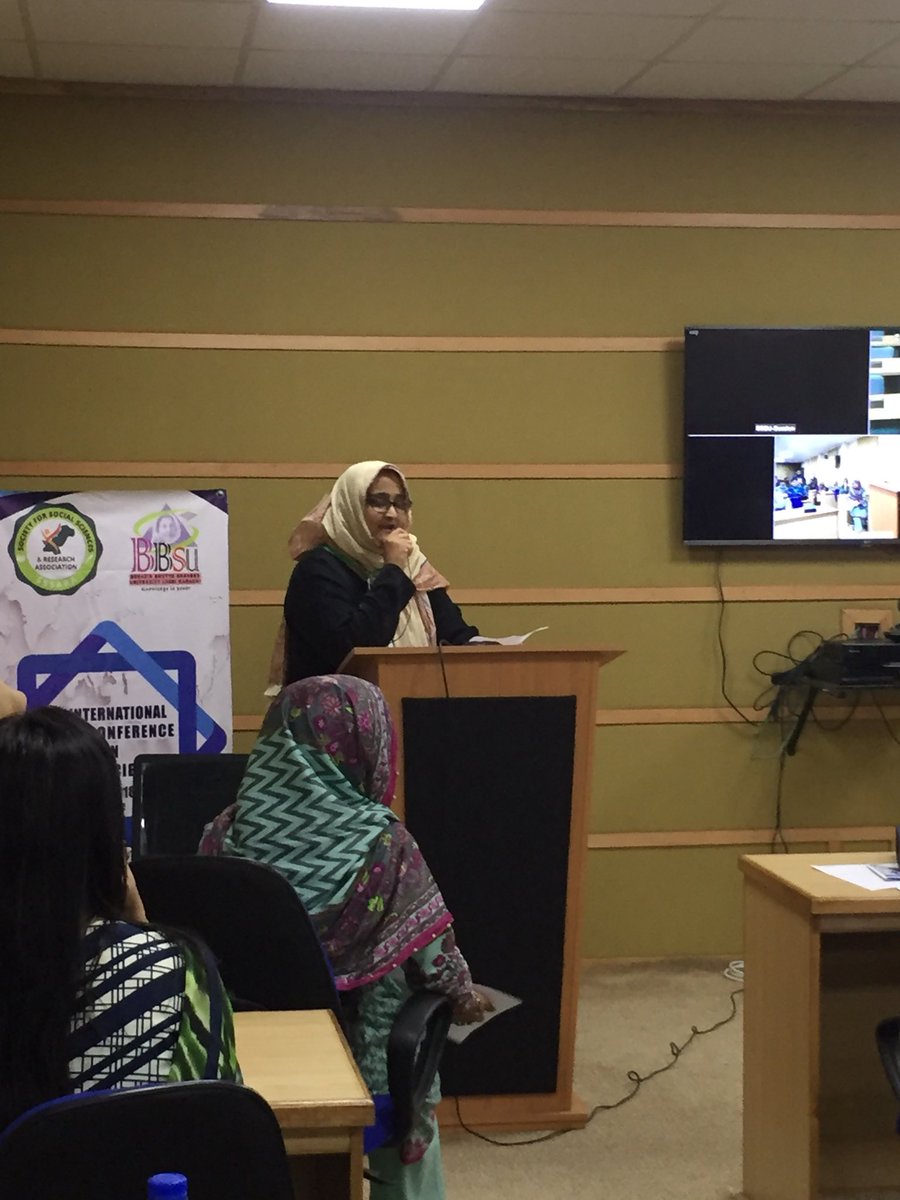 MSNofficials's tweet photo. Ms. Samreen Bari , lecturer Dadabhoy Institute of Higher education is here @BBSULSindh to present her research that is ‘ Cultural globalization & deteriorating importance of states’.
#internationalConference #bbsulk #SocialSciences https://t.co/NbJabXjwMC