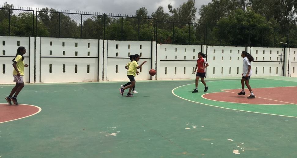 SV_EduSports's tweet photo. Highlights of the Delhi Public School Bangalore East vs Glentree Academy Basketball Girl's U-10 match. DPS East won the match by 34-0.
#ESL2018 #ESL2018Bengaluru #EduSports #GetSetPlay #DPSEastVSGlentree https://t.co/6hgep1fbFb