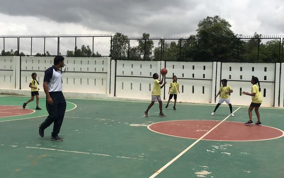 SV_EduSports's tweet photo. Highlights of the Delhi Public School Bangalore East vs Glentree Academy Basketball Girl's U-10 match. DPS East won the match by 34-0.
#ESL2018 #ESL2018Bengaluru #EduSports #GetSetPlay #DPSEastVSGlentree https://t.co/6hgep1fbFb