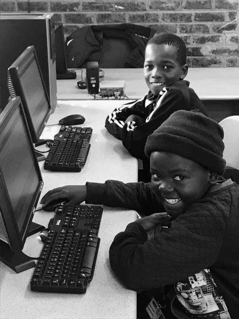 eyebraingym's tweet image. Lesedi Outreach has been implementing our virtual solution, #LABonline since 2015. Let&apos;s give them a #shoutout for investing in these children&apos;s #future. Lesedi means (light in Sesotho) how fitting, as these #educators are brightening these children&apos;s lives! #makeadifference