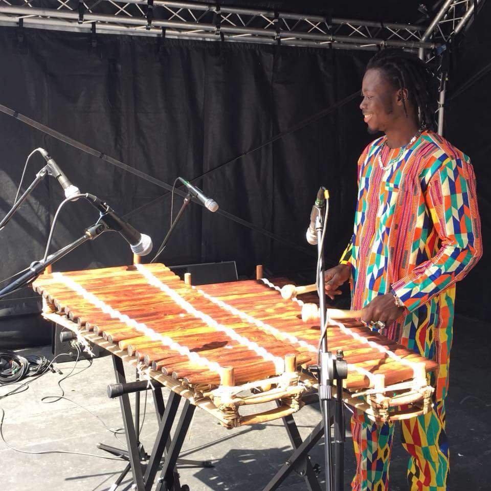 Coleridge2016's tweet photo. Today at 1700 hrs
N'famady Kouyate - balafon ist plays in a #MaesFf event in #YLyric at @Eisteddfod_eng
Free event. #CarnifalYMor
The party continues
@TyCerdd_org
@yllecelf_eng
@visitwales https://t.co/bgVEV1DmEp