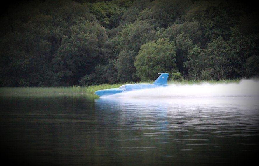 Good morning! Another day and problems to solve but just look at this...Bluebird at speed once again! 

(Pic- Neil Sheppard) #bluebirdonbute