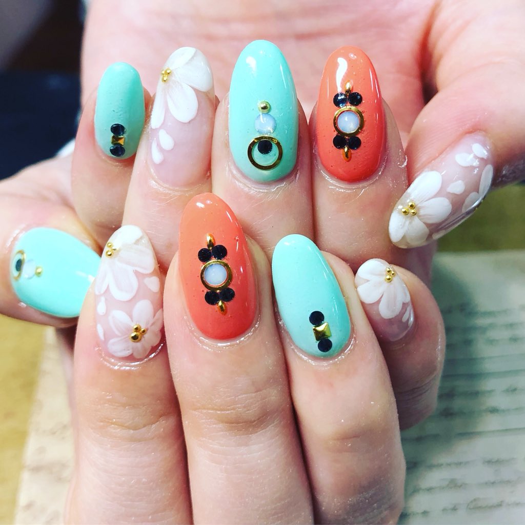 snatsu8's tweet photo. 好きなこと出来てますか？☺️

私はネイルもオシャレも美容も全部手を抜かない❤️❤️ https://t.co/SDXDoXVkfj