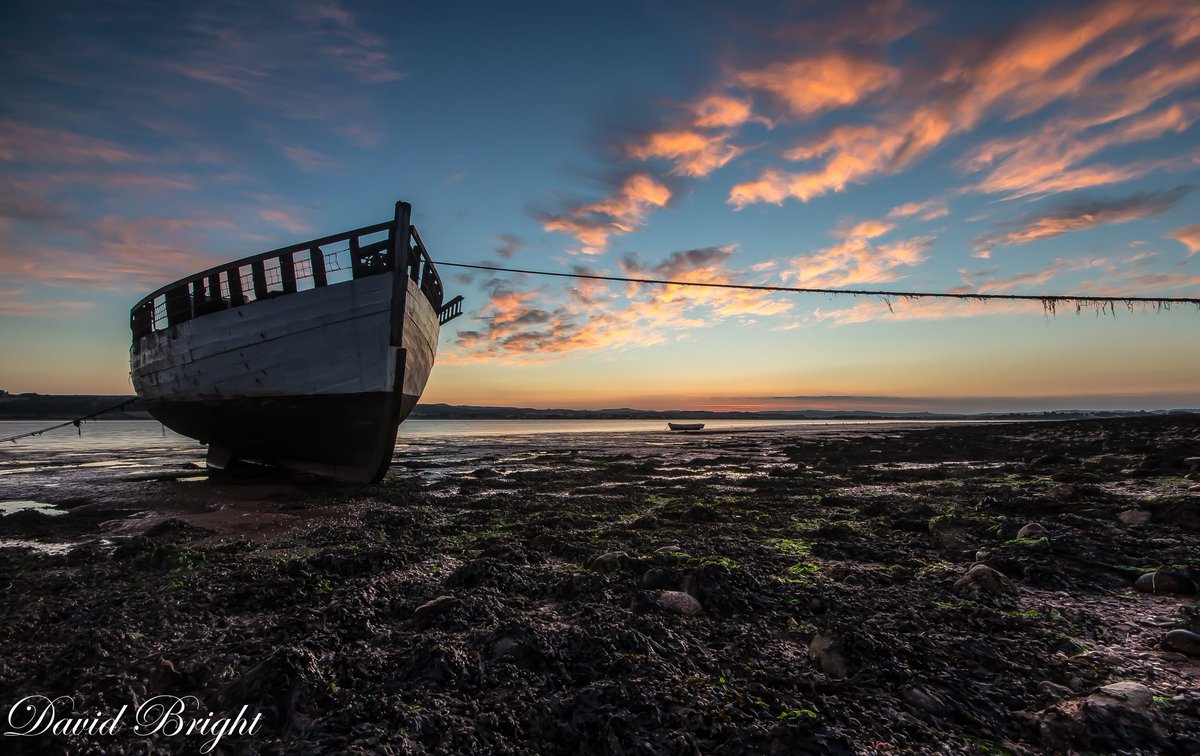 Lympstone sunset #sunset #devon #boat #riverexe @DevonLife @exmouthdevon @swcoastpath @Devon_Hour @DevonSouthWest @VisitDevon @GreatDevonDays @exmouthjournal @WMNNews #photography
