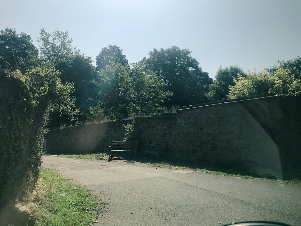 jay_been's tweet image. SatNav: You have reached your destination 
Me: ??! 🧐🙄
#SatNavfail