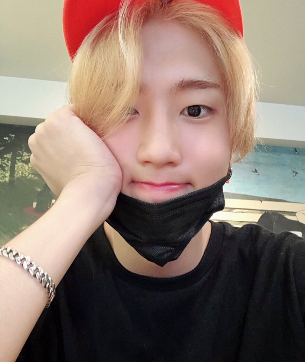 HanjisungOnly's tweet photo. Boyfriend vibes my entire heart ❤️ 

#StrayKids 
#스트레이키즈
#한지성 
#한 
#HanJisung 
#Jisung https://t.co/82iiCNP17S