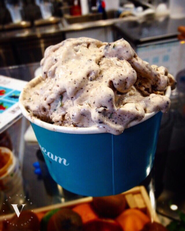 veganescapes's tweet image. 🖤 &quot;Quite possibly the best ice cream place I&apos;ve been to “Nice Cream Factory” ~ Warsaw 😍 Pick your flavours &amp;amp; type of milk &amp;amp; they make it for you on the spot with liquid nitrogen. I had soy milk, crushed Oreo &amp;amp; fresh mint 😋&quot; Megan (@EthicalExplorer) for The #VeganTravelGuide 🖤