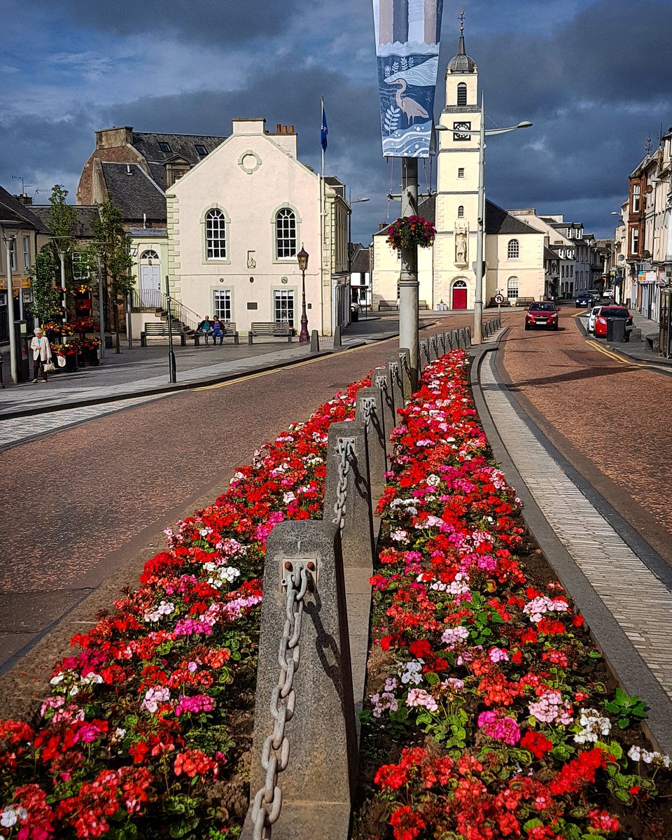 A sunny start to the day here in Lanark. @VisitScotland @VsitLanarkshire @LanarkLife @ClydeAvonValley #lanark #ScotlandIsNow #Scotland #clydevalley #summer