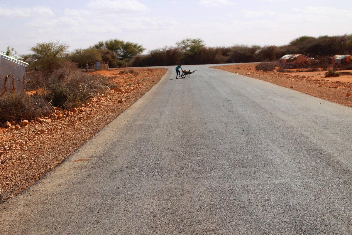 Mkabadhem's tweet image. This is a 375 kms road that connect Togdheer and Sanaag regions funded by #Somaliland government and Somalilanders without external support. 
 One of the main development projects going on in Somaliland.
