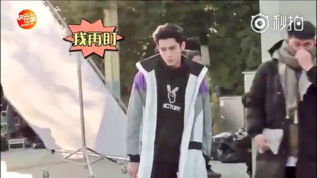 This was the scene where HZL assisted SC in looking for the necklace that DMS thrown And Didi was just there looking intensely at Yue yue & Kuan's scene I repeat, INTENSELY!!!  this is not Ah Si being jealouse here you know who 