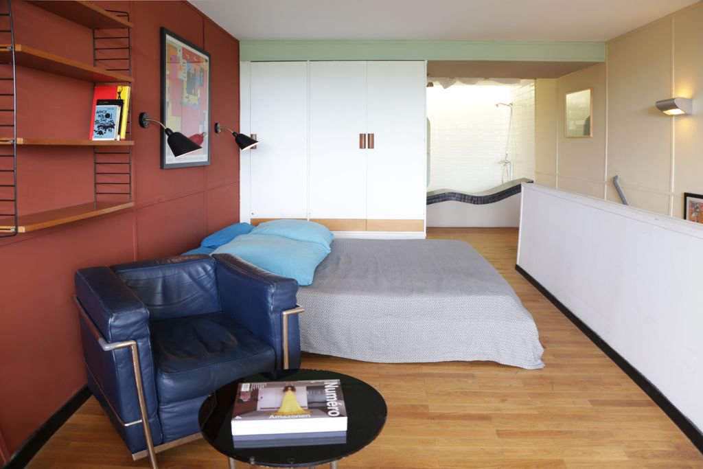 LC_LeCorbusier's tweet photo. #LeCorbusier's interior realised by #architect Philipp Mohr at Unité d'Habitation in #Berlin.
The wall paint was chosen from Le Corbusier’s #coloursystem - the #ArchitecturalPolychromy .
Photography
© Rainer Gollmer © Adam Peacock https://t.co/SldUw1nWkJ