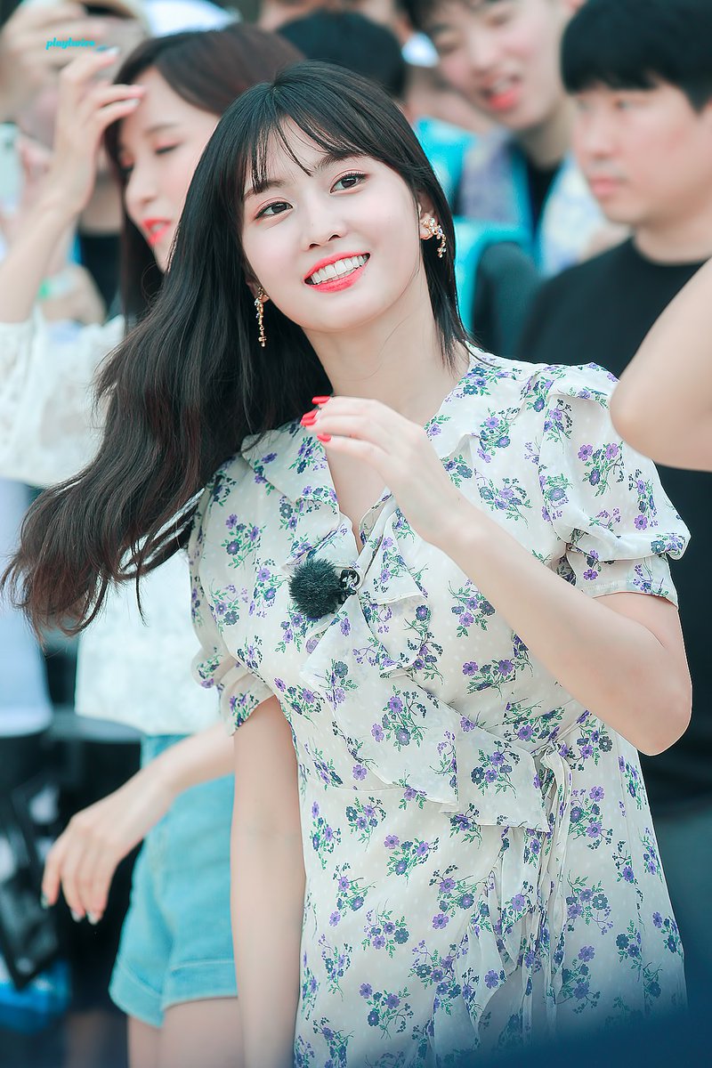 playtwice1020's tweet photo. 180711 연예가중계
#트와이스 #TWICE #모모 #MOMO https://t.co/olk6Ah3Mqb
