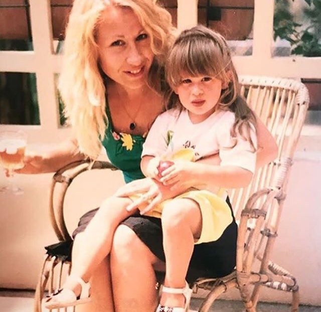 TeamJadeGeropp's tweet photo. Joyeux anniversaire à la maman de Jade🎉😚 @GeroppLydia https://t.co/SsXME9FWcO