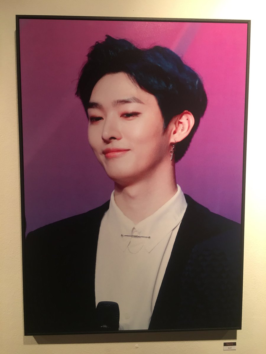 ji_Penguin_mi's tweet photo. 첫 지성 전시회라 너무 신났는데 부채도 너무 귀엽고 걸려있는 사진도 너무 예쁘고 ㅠ 들어가서 눈물 날뻔 했지만 참고 사진 보는데 제일 좋아하는 완깐도 ㅠㅜㅠㅜ 뽑기 4등 포카도 다 귀염뽀작 4장 다 모았다😍 추억 될 수 있는 전시회 열어주셔서 감사해요!

#윤지성으로_물든_일_년 https://t.co/xNPlSWqxOH