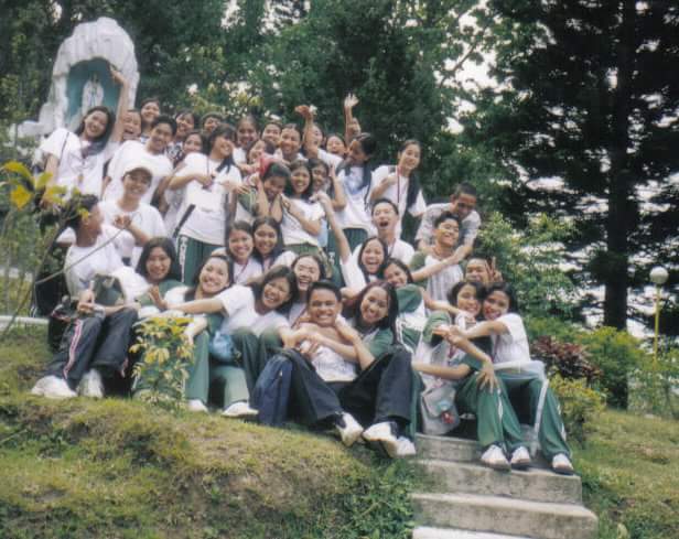 iamaiye's tweet photo. Hi, high school self!
#DugongSayanista
#Sci
#4Malikhain
#Batch2005 https://t.co/Psij7NB3r0